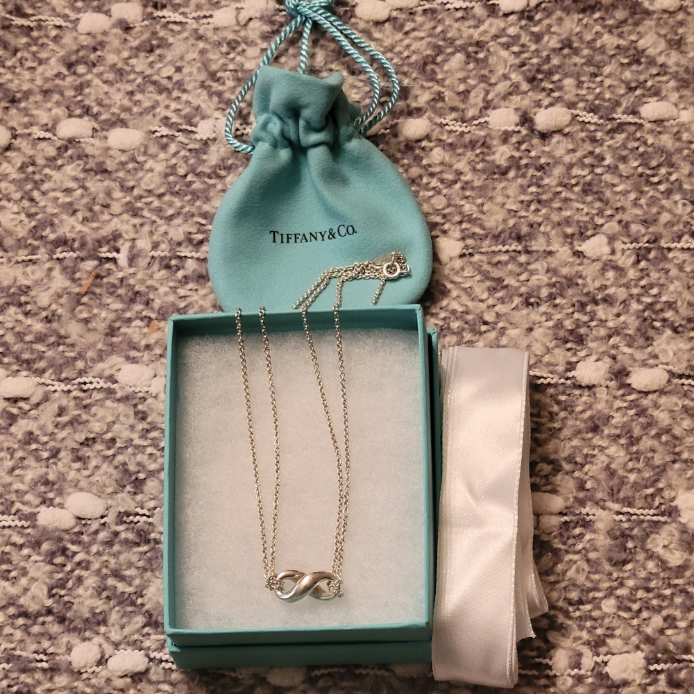 Tiffany & Co. Elegant Silver Infinity Necklace Box & Pouch - Picture 3 of 8